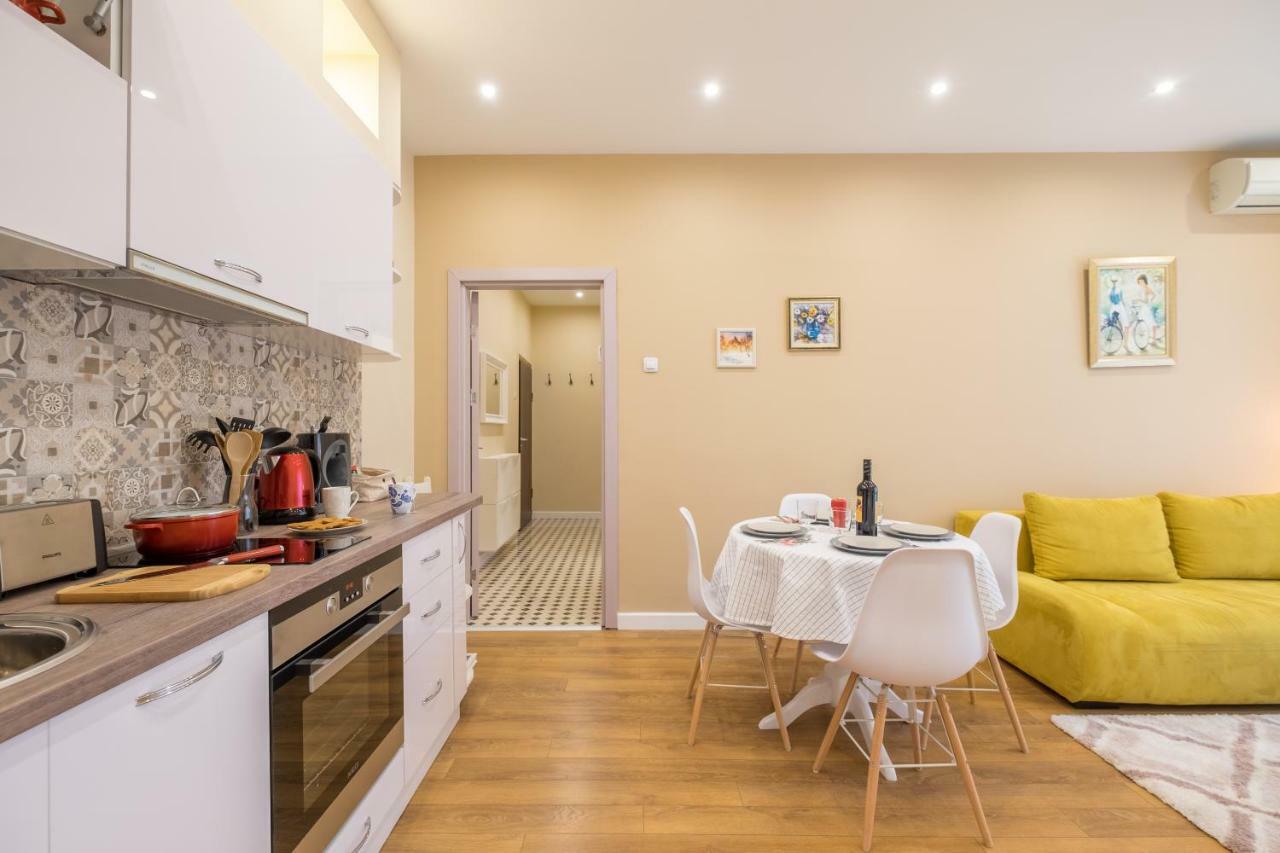 Modern 2 Bedroom Apartment Next To Vitosha Str. Σόφια Εξωτερικό φωτογραφία