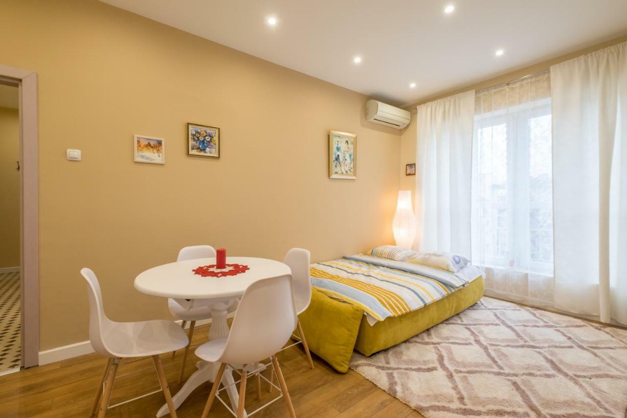 Modern 2 Bedroom Apartment Next To Vitosha Str. Σόφια Εξωτερικό φωτογραφία