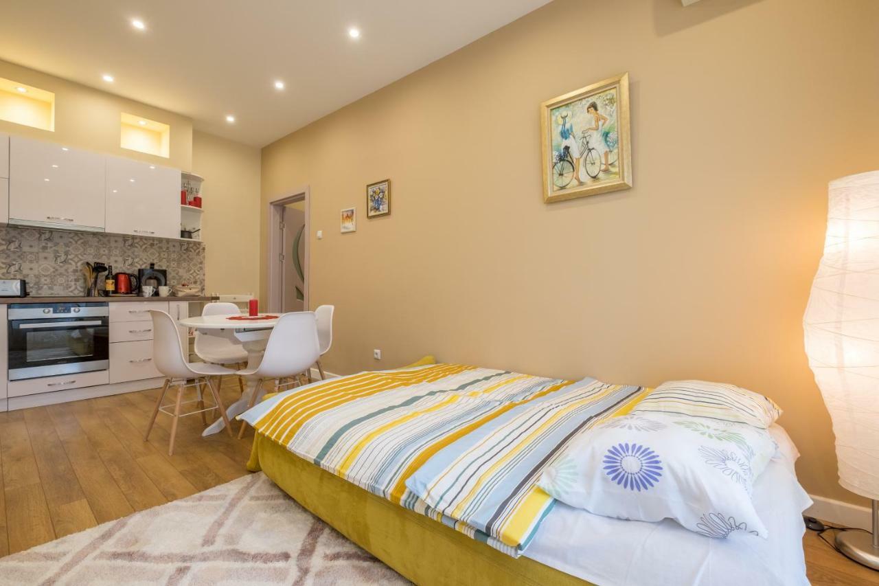 Modern 2 Bedroom Apartment Next To Vitosha Str. Σόφια Εξωτερικό φωτογραφία