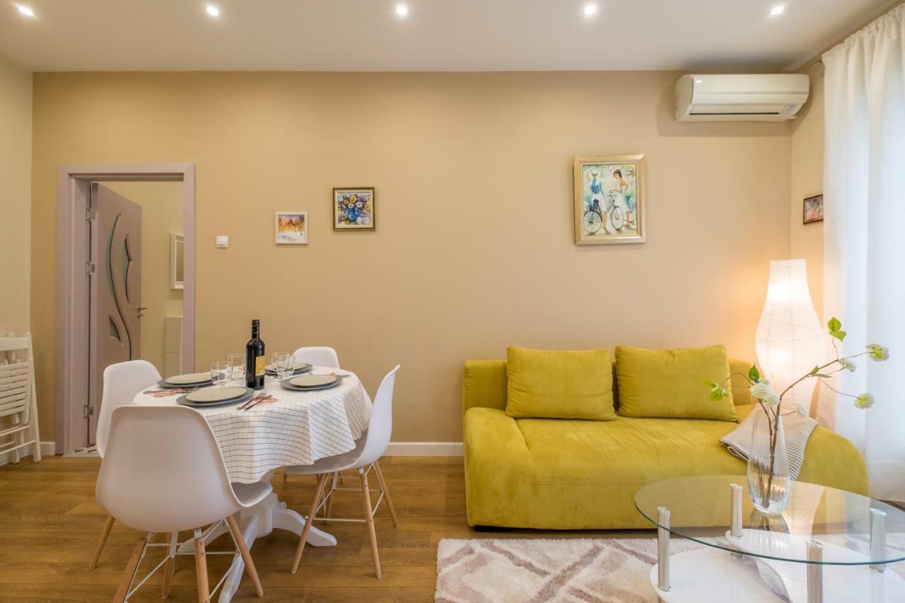 Modern 2 Bedroom Apartment Next To Vitosha Str. Σόφια Εξωτερικό φωτογραφία