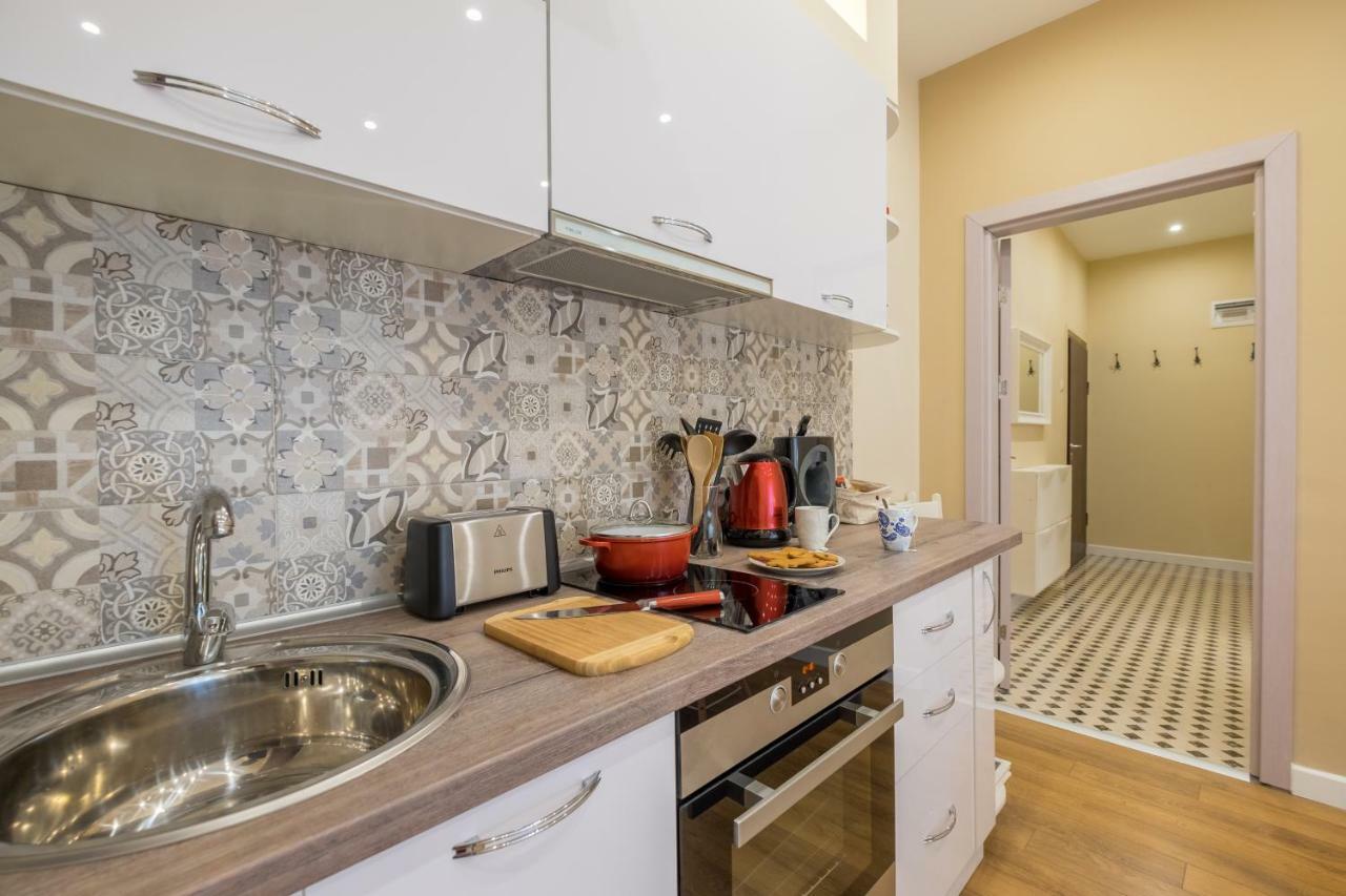 Modern 2 Bedroom Apartment Next To Vitosha Str. Σόφια Εξωτερικό φωτογραφία