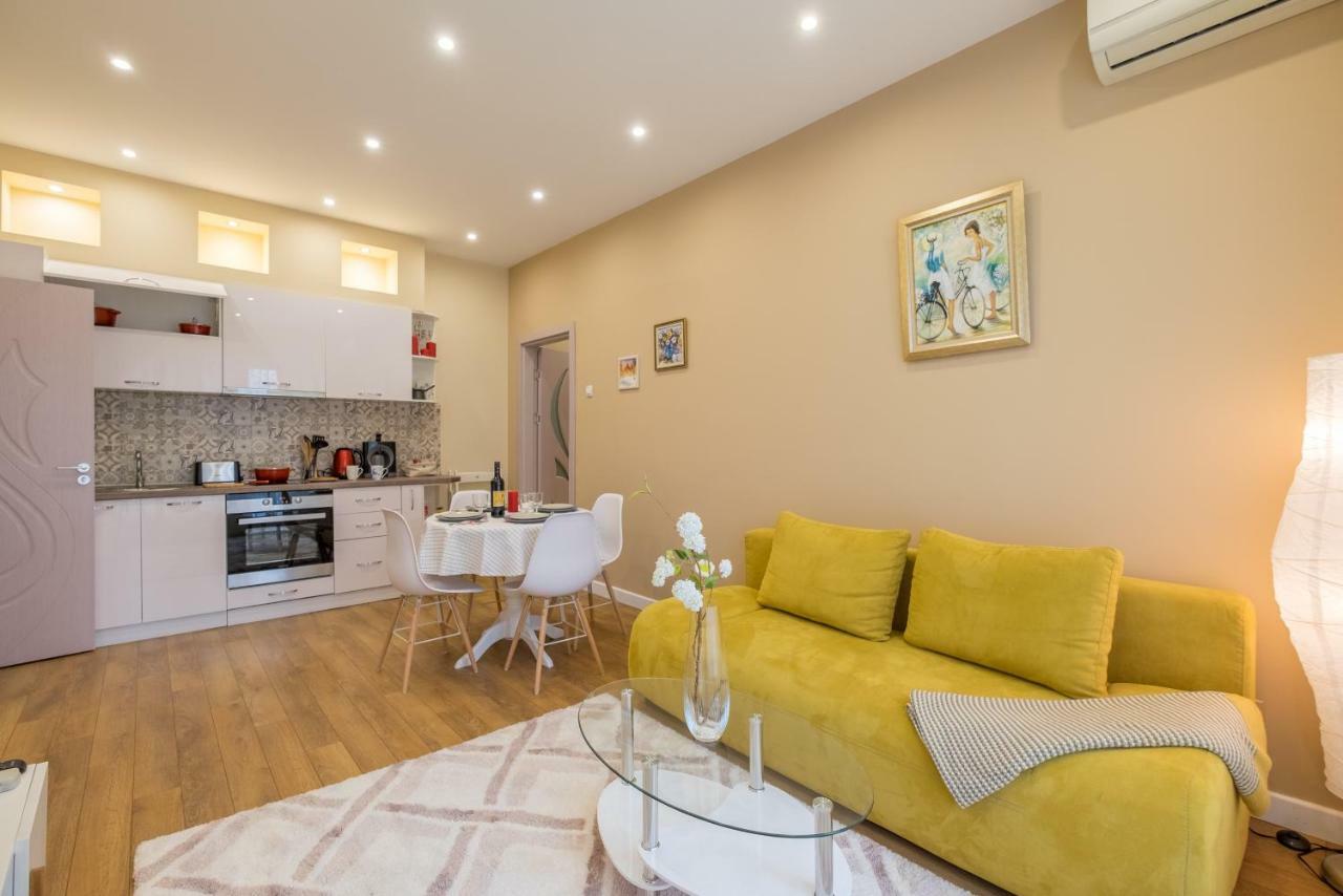 Modern 2 Bedroom Apartment Next To Vitosha Str. Σόφια Εξωτερικό φωτογραφία